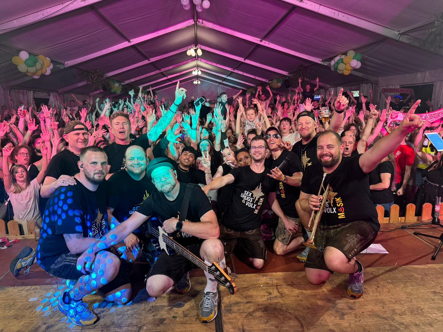 Partyband Krachleder live Festzelt Stimmung