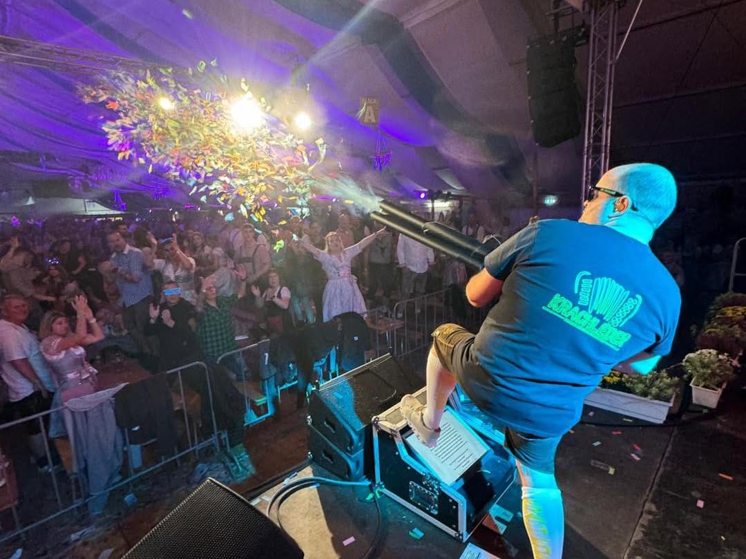 Confetti auf der Bühne